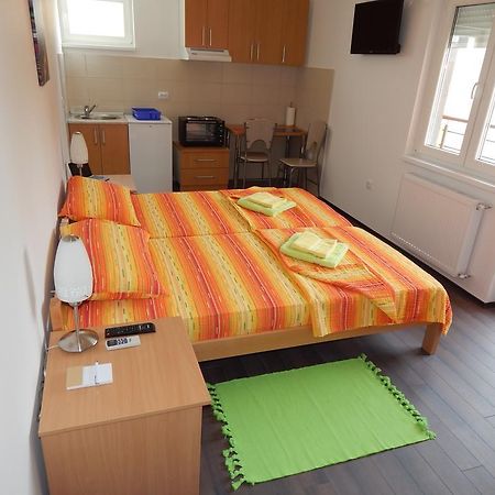 Apartments Center Kg Κραγκούγιεβατς Δωμάτιο φωτογραφία