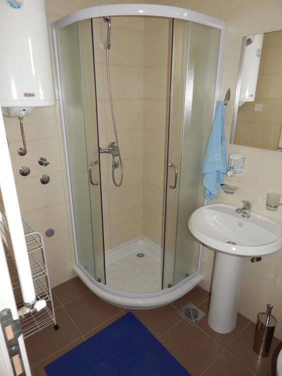 Apartments Center Kg Κραγκούγιεβατς Δωμάτιο φωτογραφία