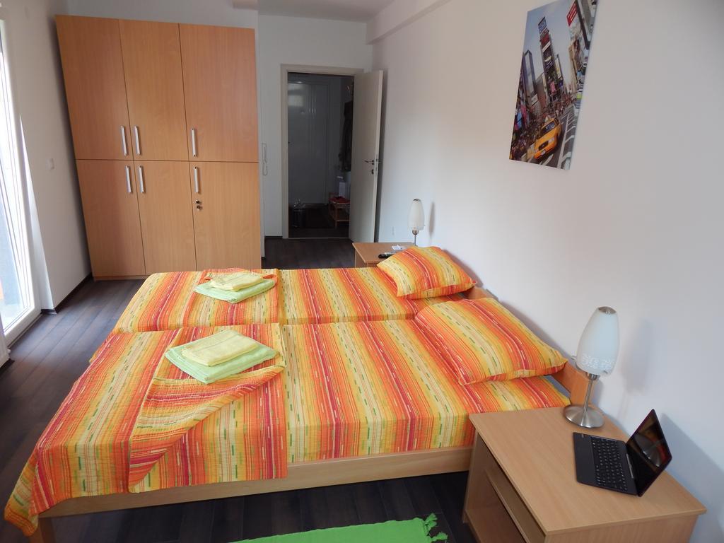 Apartments Center Kg Κραγκούγιεβατς Δωμάτιο φωτογραφία